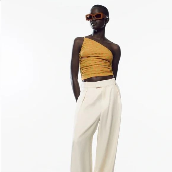 SOLD‼️ ZARA ASYMMETRIC JACQUARD TOP - Picture 2 of 7